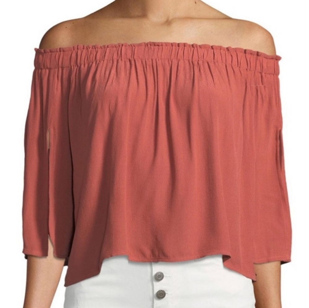 ASTR the label "Annabelle" - Off the Shoulder Top